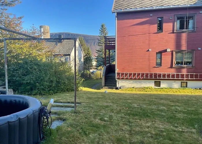 Arctic Skyview Retreat In - With Parking