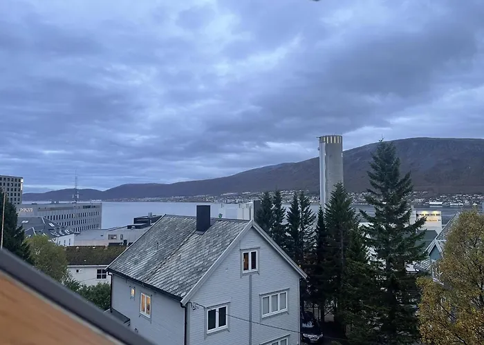 Arctic Skyview Retreat In - With Parking * Tromsø