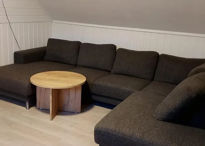 Arctic Skyview Retreat In - With Parking