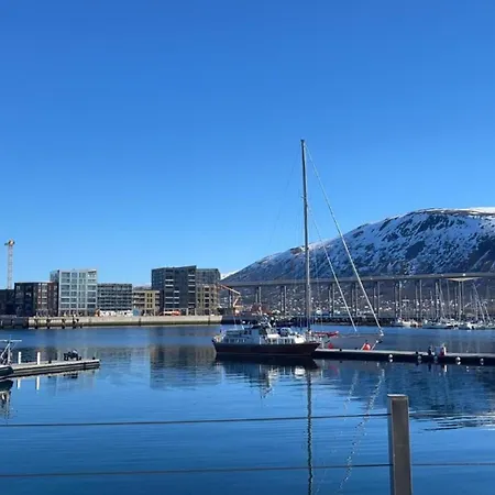 Arctic Skyview Retreat In - With Parking *