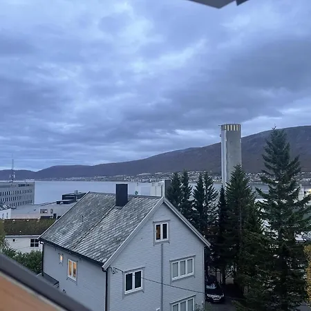 Arctic Skyview Retreat In - With Parking * Tromsø