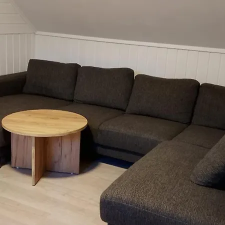 Arctic Skyview Retreat In - With Parking